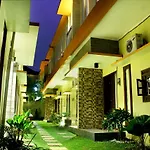 D\'Lumbung Suites And Residence